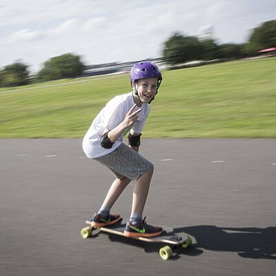 Kind auf dem Skateboard im Sommercamp Berlin #7